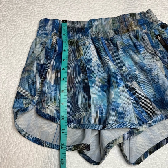 Lululemon Athletica Blue and White Athletic Shorts - Picture 11 of 12
